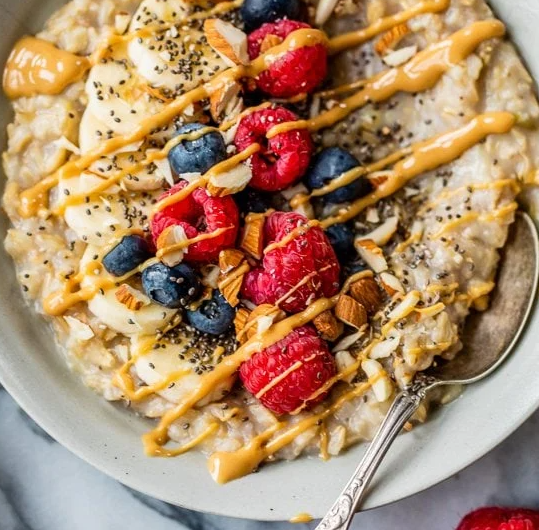 Energy-Boosting Peanut Butter Oatmeal Bowl During Pregnancy